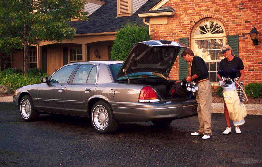  Ford Crown Victoria 1998 года  (фото 125 из 161)